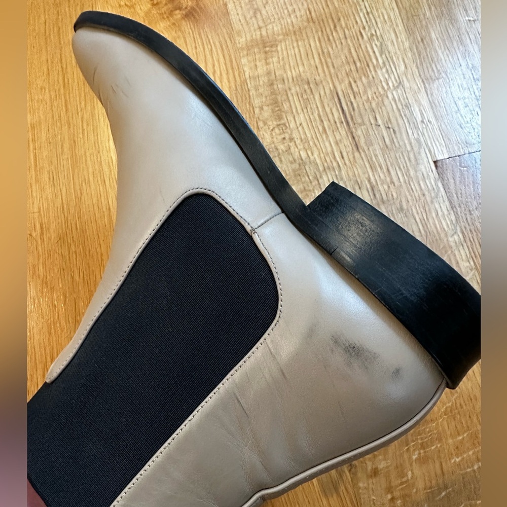 Everlane Two-Tone Chelsea Boots - Picture 7 of 10